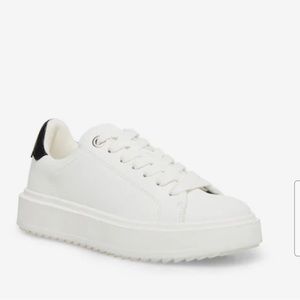 Steve Madden catcher platform size 7 Charlie platform